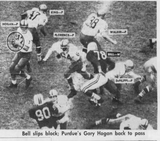 Bobby Bell of the Kansas City Chiefs in action against the